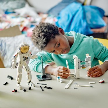 Конструктор LEGO Астронавт в космосе Creator 31152, деталей 647 шт купить,0