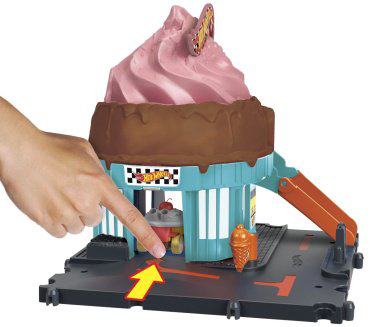 Набор Юный гонщик Hot Wheels HTN770 купить,NaN