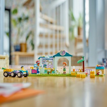Конструктор LEGO Ветеринарная клиника для сельскохозяйственных животных Friends 42632, деталей 161 шт купить,NaN