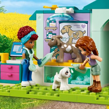 Конструктор LEGO Ветеринарная клиника для сельскохозяйственных животных Friends 42632, деталей 161 шт купить,NaN