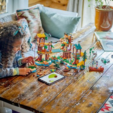 Конструктор LEGO Приключенческий лагерь "Домик на дереве" Friends 42631, деталей 1128 шт