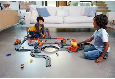 Набор Юный гонщик Hot Wheels HDR260 купить,NaN