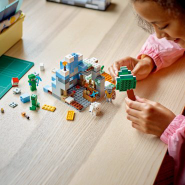Конструктор LEGO Ледяные вершины 21243, деталей 304 шт купить,NaN