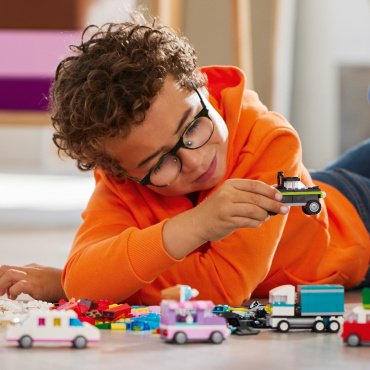 Конструктор LEGO Креативные автомобили Classic 11036, деталей 900 шт купить,0