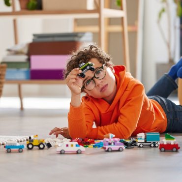 Конструктор LEGO Креативные автомобили Classic 11036, деталей 900 шт купить,0