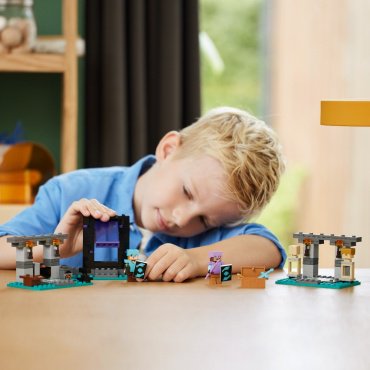 Конструктор LEGO Оружейная палата Minecraft 21252, деталей 203 шт купить,0