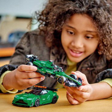 Конструктор LEGO Модель гоночного автомобиля Aston Martin Speed Champions 76925, деталей 564 шт купить,NaN