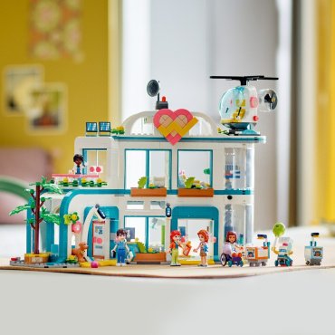 Конструктор LEGO Городская больница Хартлейк Friends 42621, деталей 1045 шт купить,NaN