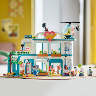 Конструктор LEGO Городская больница Хартлейк Friends 42621, деталей 1045 шт купить,NaN