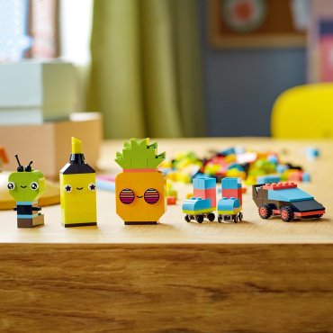 Конструктор LEGO Креативное неоновое веселье 11027, деталей 333 шт купить,0