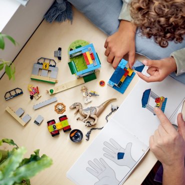 Конструктор LEGO Побег велоцираптора 76957, деталей 137 шт