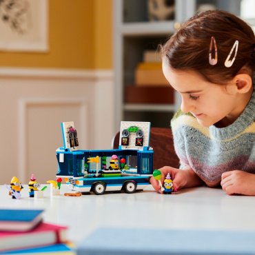 Конструктор LEGO Автомобиль для вечеринок Гадкий Я 4 75581, деталей 379 шт купить,0