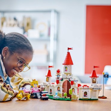 Конструктор LEGO Битва с Роем в замке принцессы Пич Super Mario 71435, деталей 738 шт купить,0