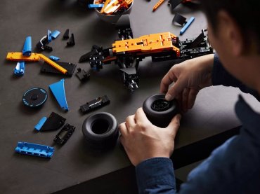 Конструктор LEGO Technic-Racer-2022 42141, деталей 1432 шт купить,0