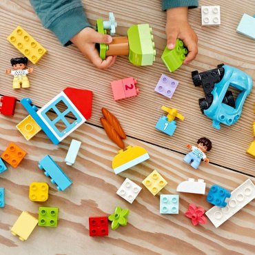 Конструктор LEGO Коробка с кубиками 10913, деталей 65 шт купить,NaN