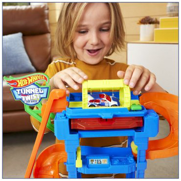 Набор Юный гонщик Hot Wheels HTN800 купить,NaN