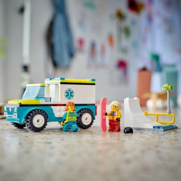 Конструктор LEGO Скорая помощь и сноубордист CITY 60403, деталей 79 шт