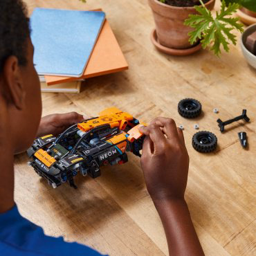 Конструктор LEGO McLaren Extreme E-Race Technic 42166, деталей 252 шт купить,NaN