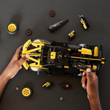 Конструктор LEGO Бугатти Болид 42151, деталей 905 шт купить,NaN