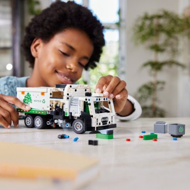 Конструктор LEGO Электрический мусоровоз Mack LR Technic 42167, деталей 503 шт купить,NaN