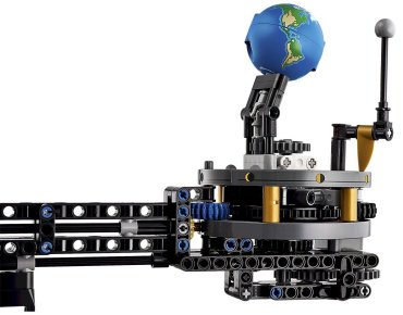 Конструктор LEGO Планета Земля и Луна на орбите Technic 42179, деталей 526 шт