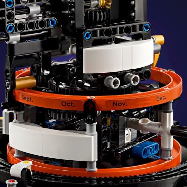 Конструктор LEGO Планета Земля и Луна на орбите Technic 42179, деталей 526 шт купить,NaN