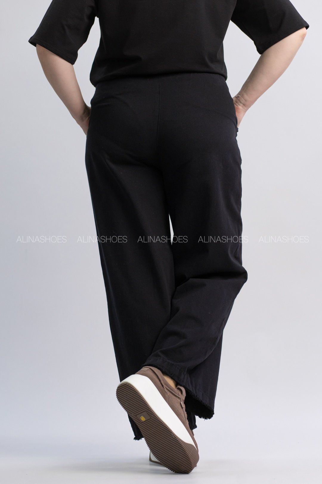 Джинсы прямые alinashoes черный купить,NaN