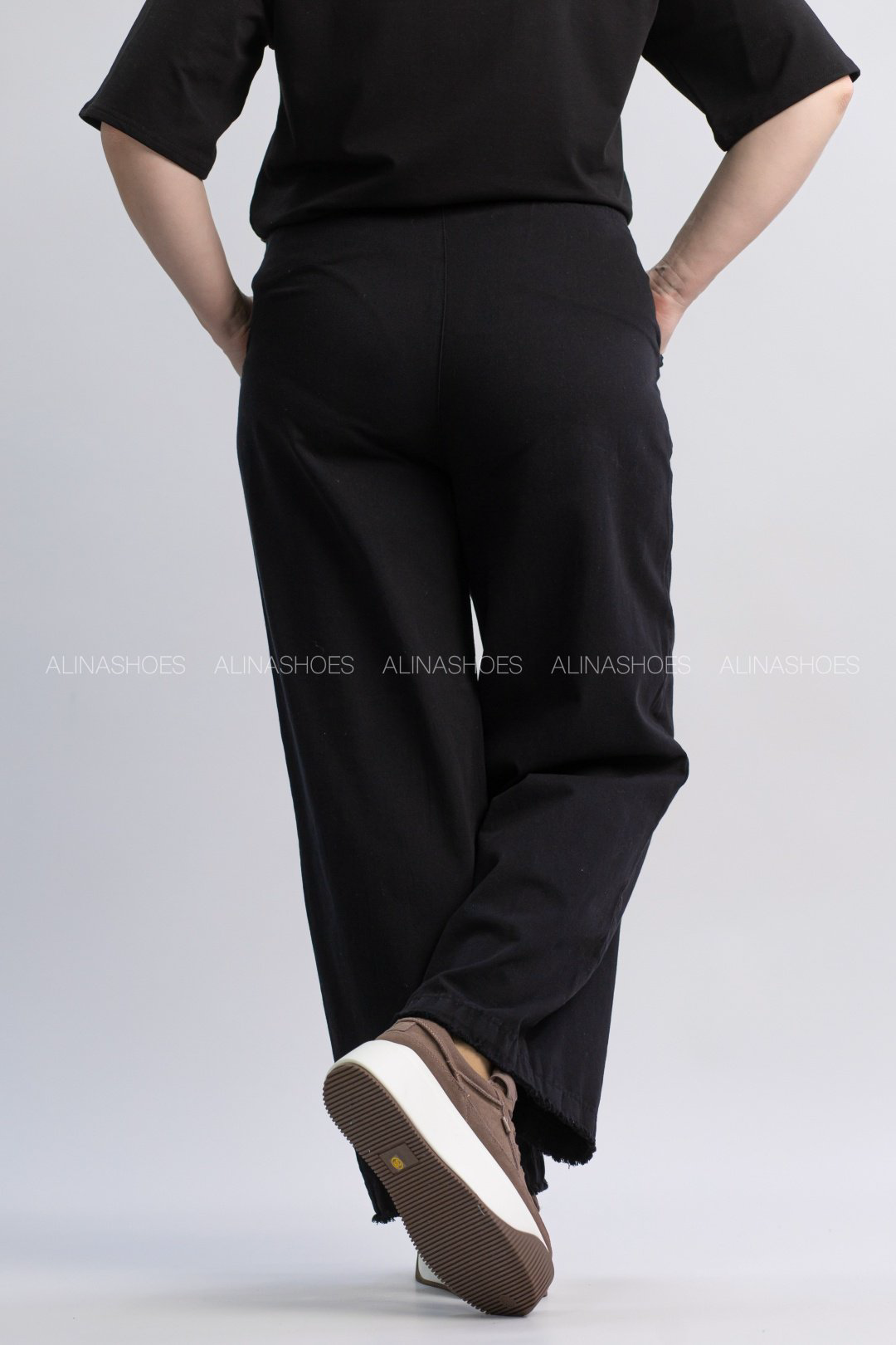 Джинсы прямые alinashoes черный купить,NaN