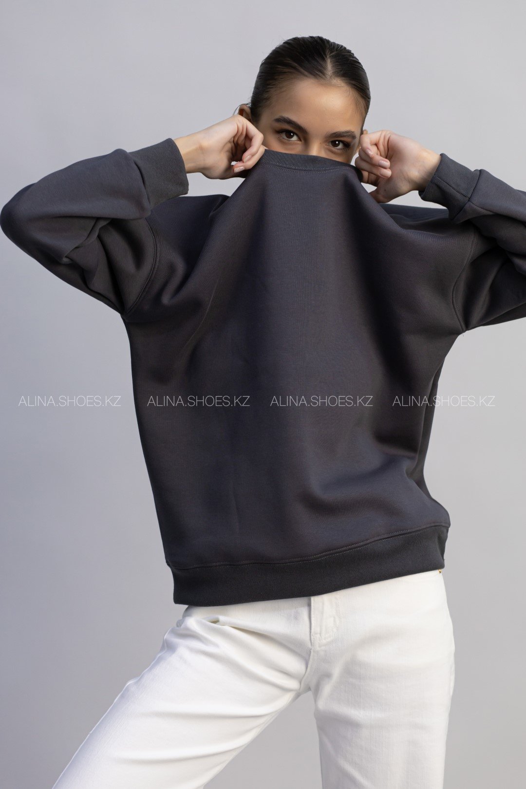 Свитшот alinashoes без принта графит 3XL купить,NaN