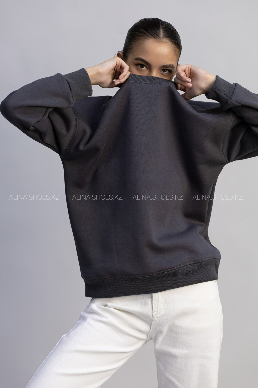 Свитшот alinashoes без принта графит 3XL купить,NaN