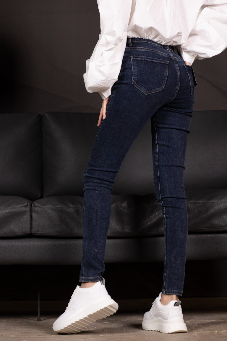 Джинсы зауженные alinashoes синий купить,NaN
