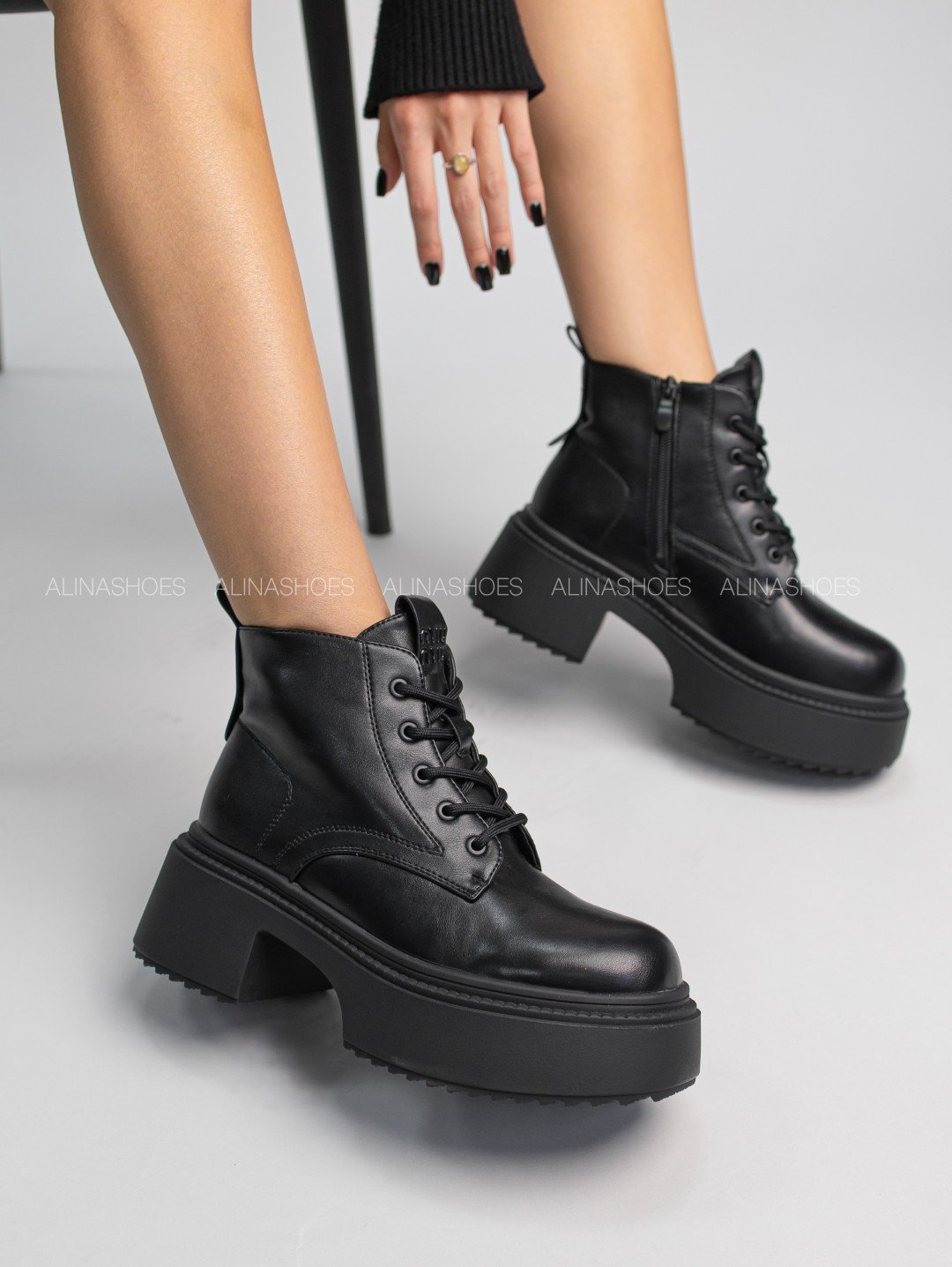 Ботинки alinashoes black 35 купить,NaN