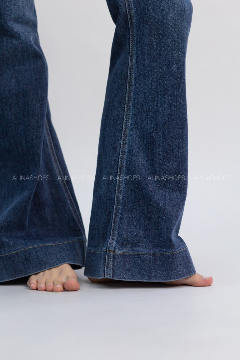 Джинсы клеш alinashoes синий купить,NaN