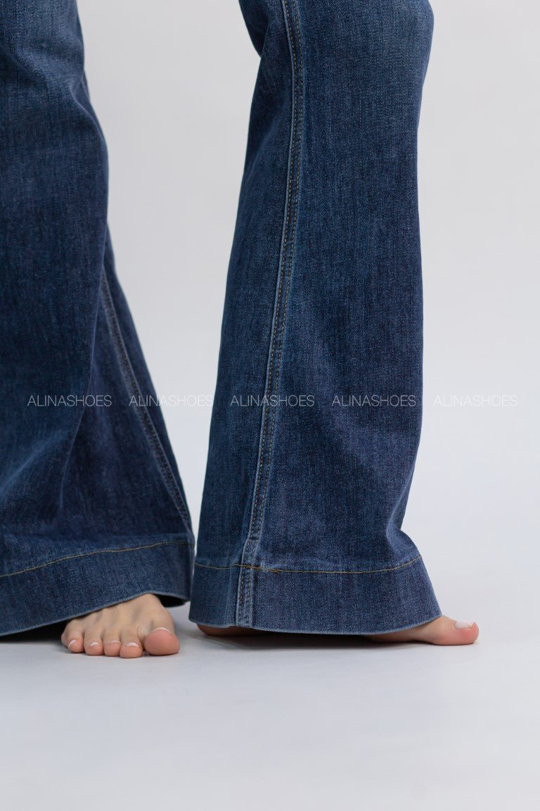 Джинсы клеш alinashoes синий купить,NaN