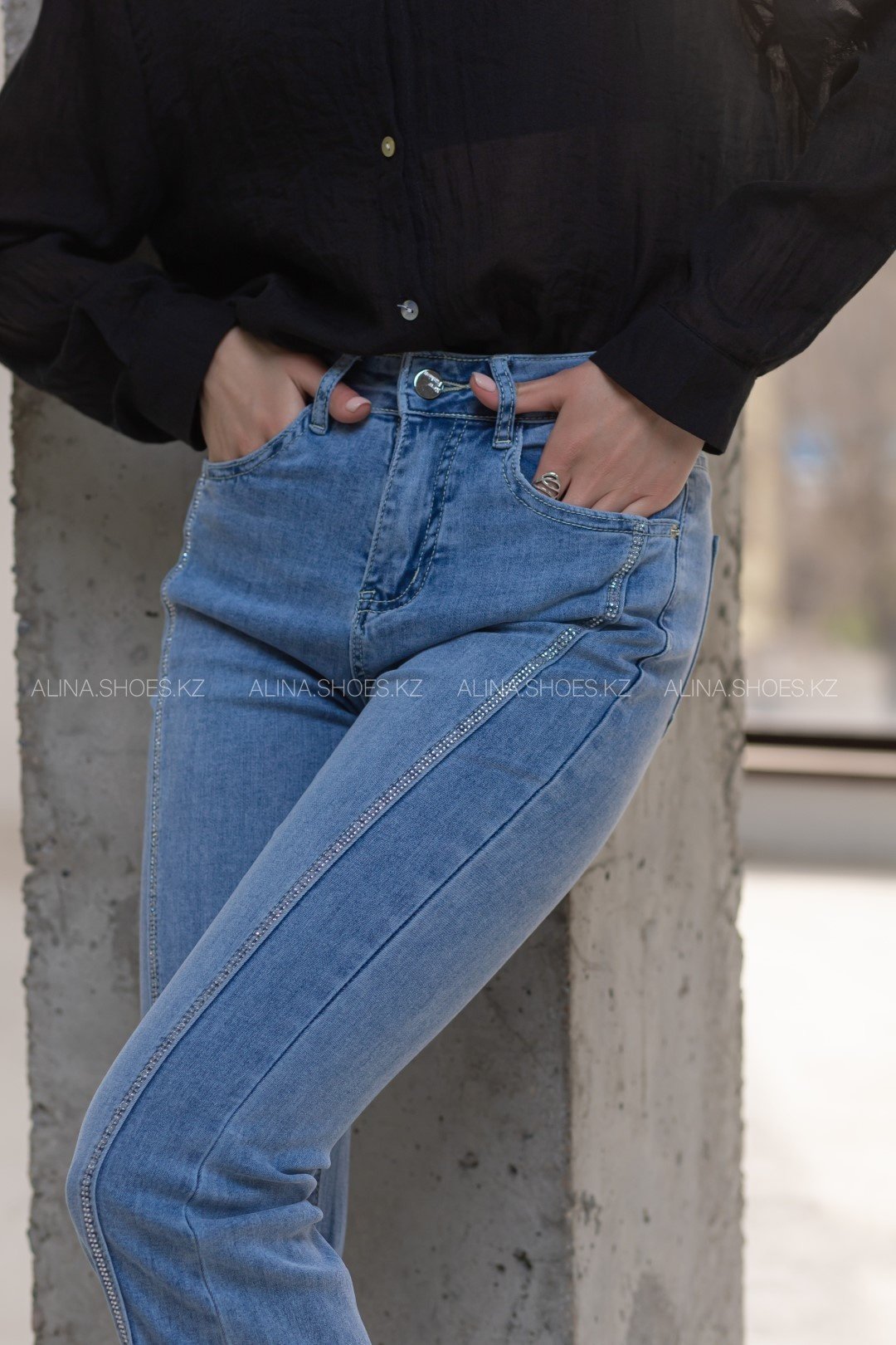 Джинсы клеш alinashoes голубой купить,NaN