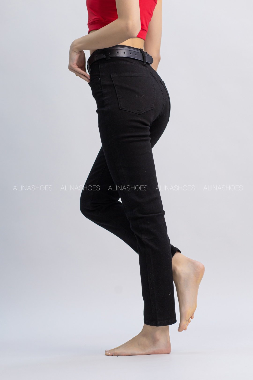 Джинсы зауженные alinashoes черный купить,NaN