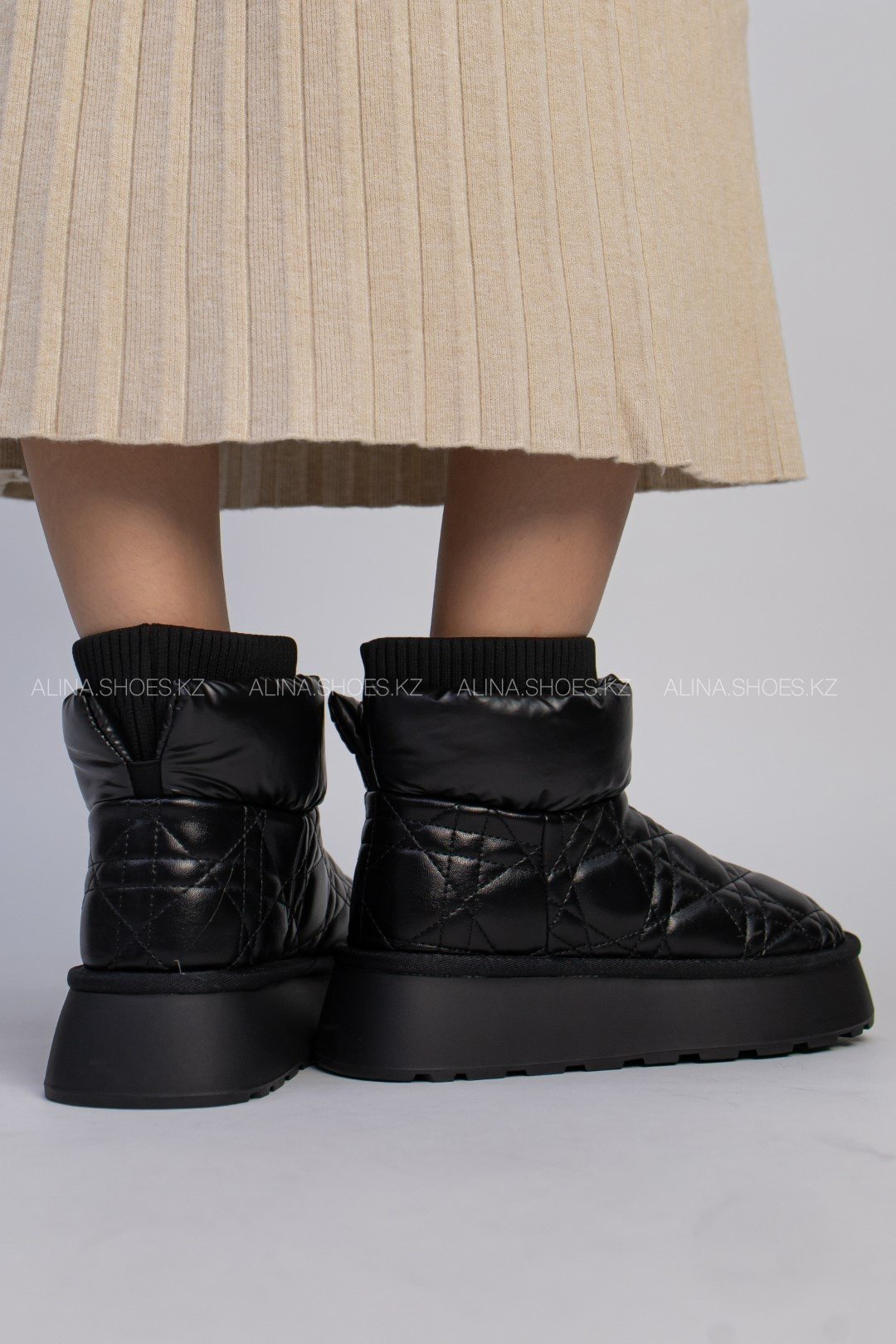Дутики alinashoes черный купить,NaN