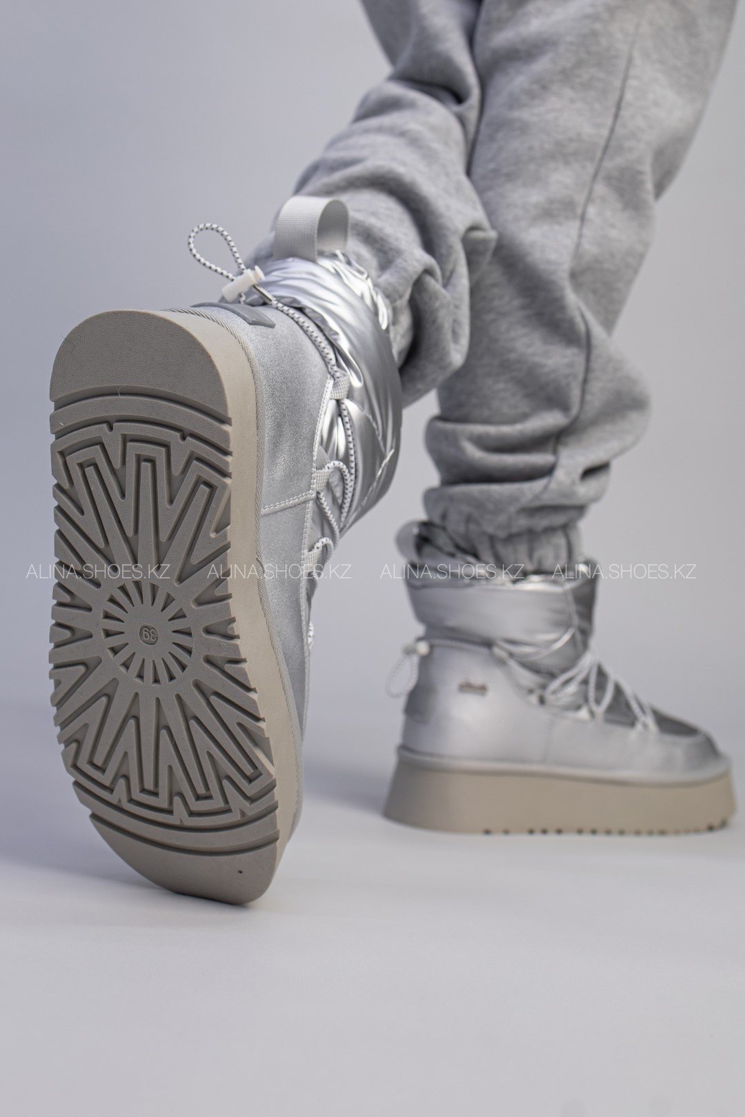 Дутики alinashoes серебристый купить,NaN