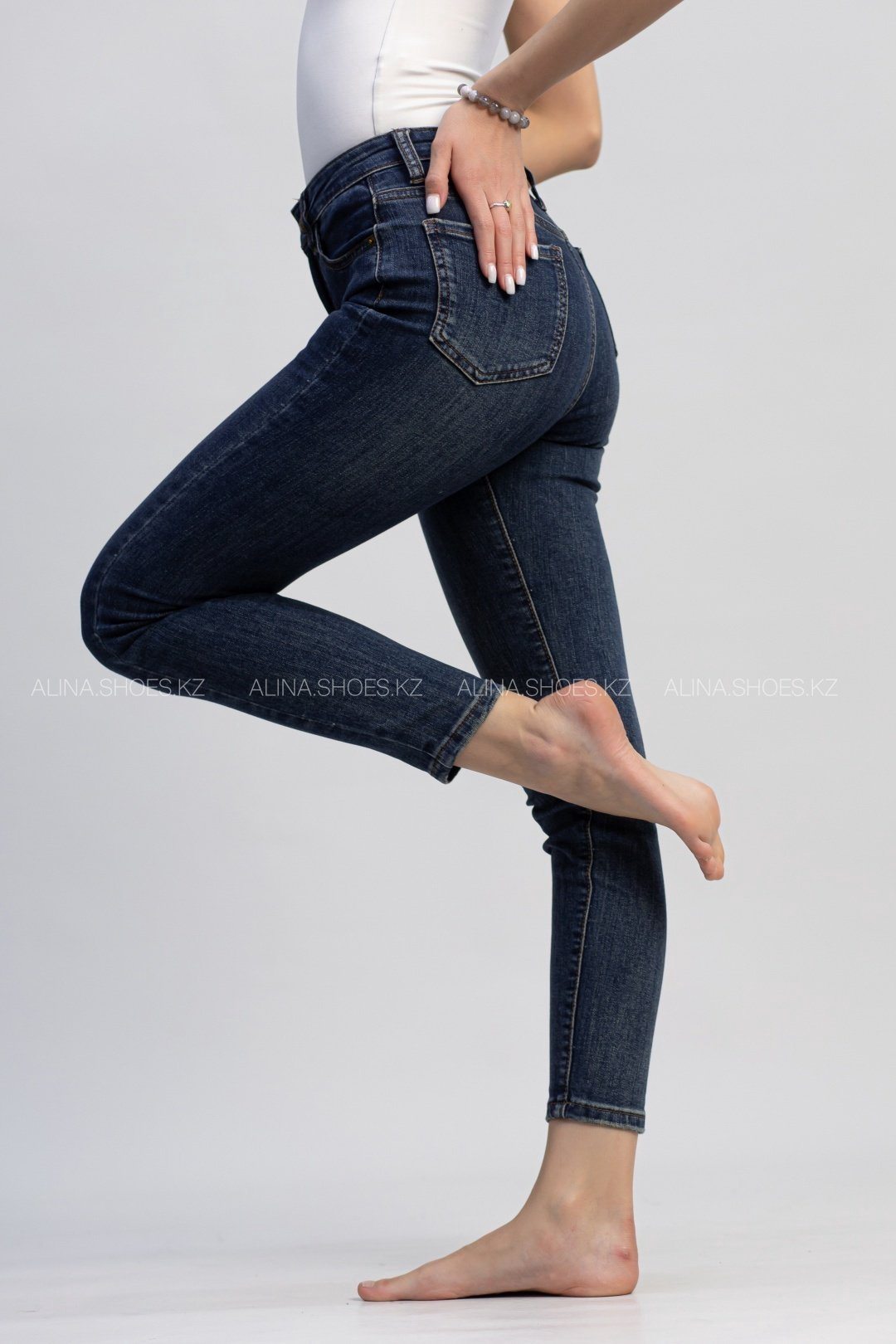 Джинсы узкие alinashoes синий купить,NaN
