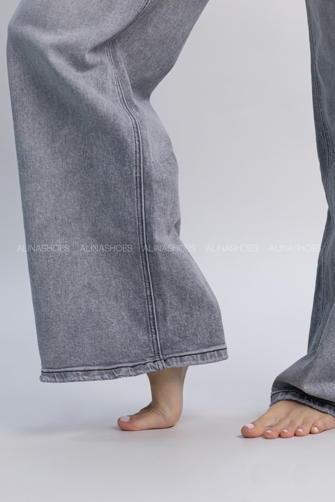 Джинсы прямые alinashoes серый купить,NaN
