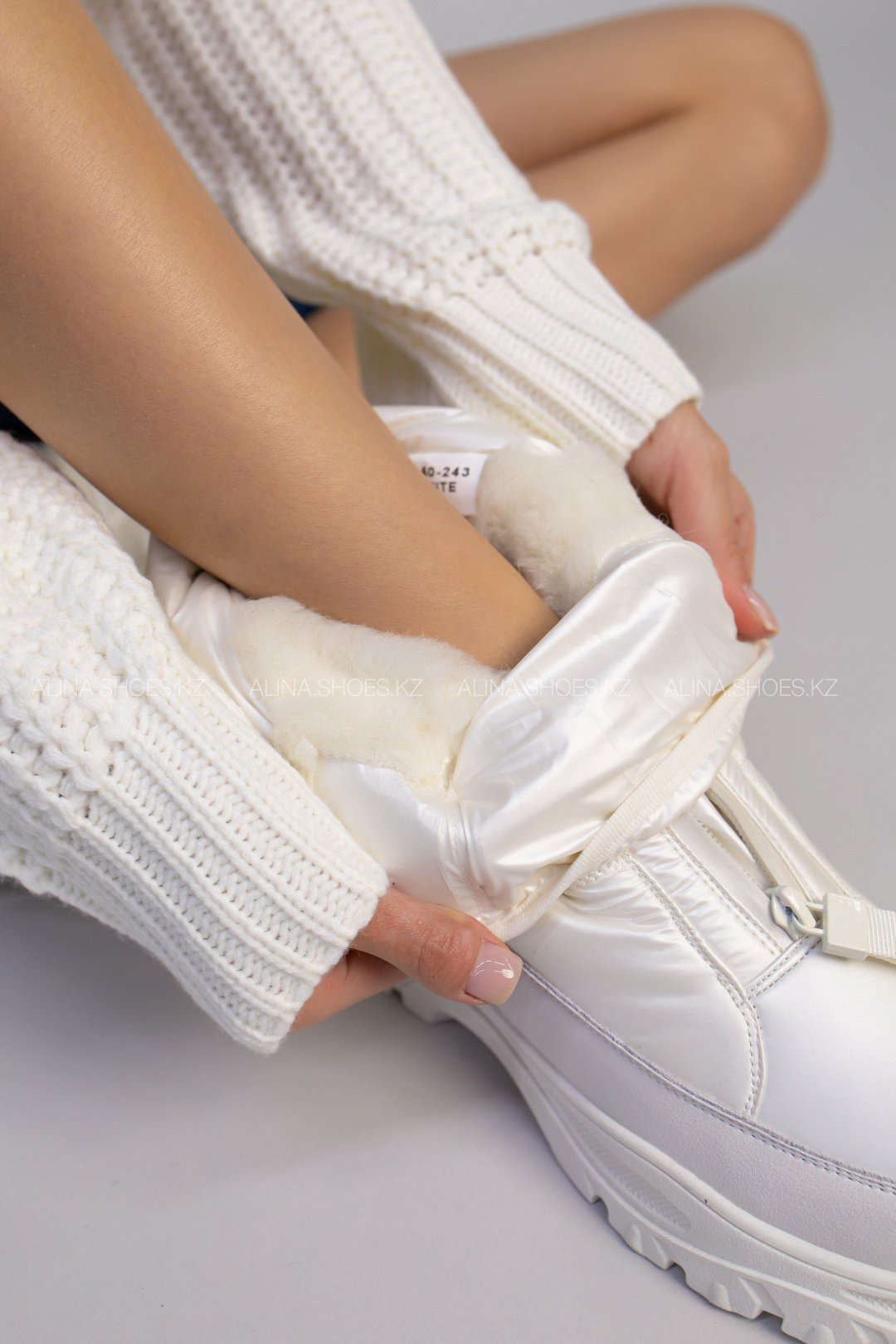 Дутики alinashoes белый купить,NaN
