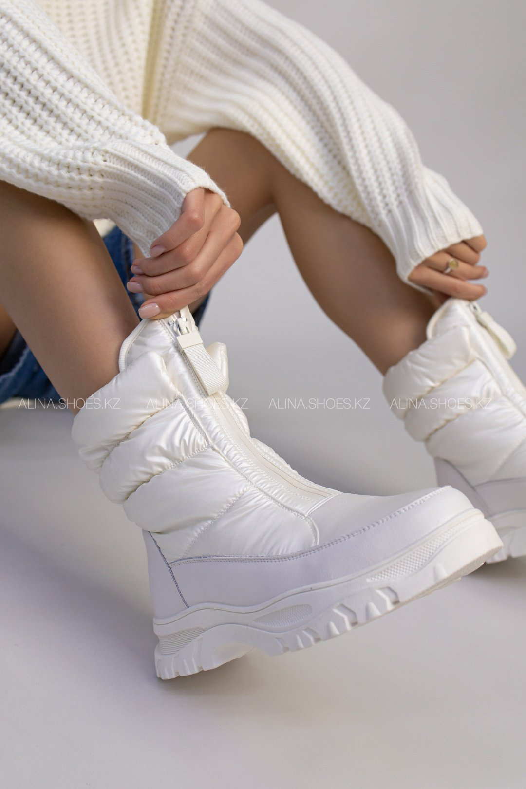 Дутики alinashoes белый купить,NaN