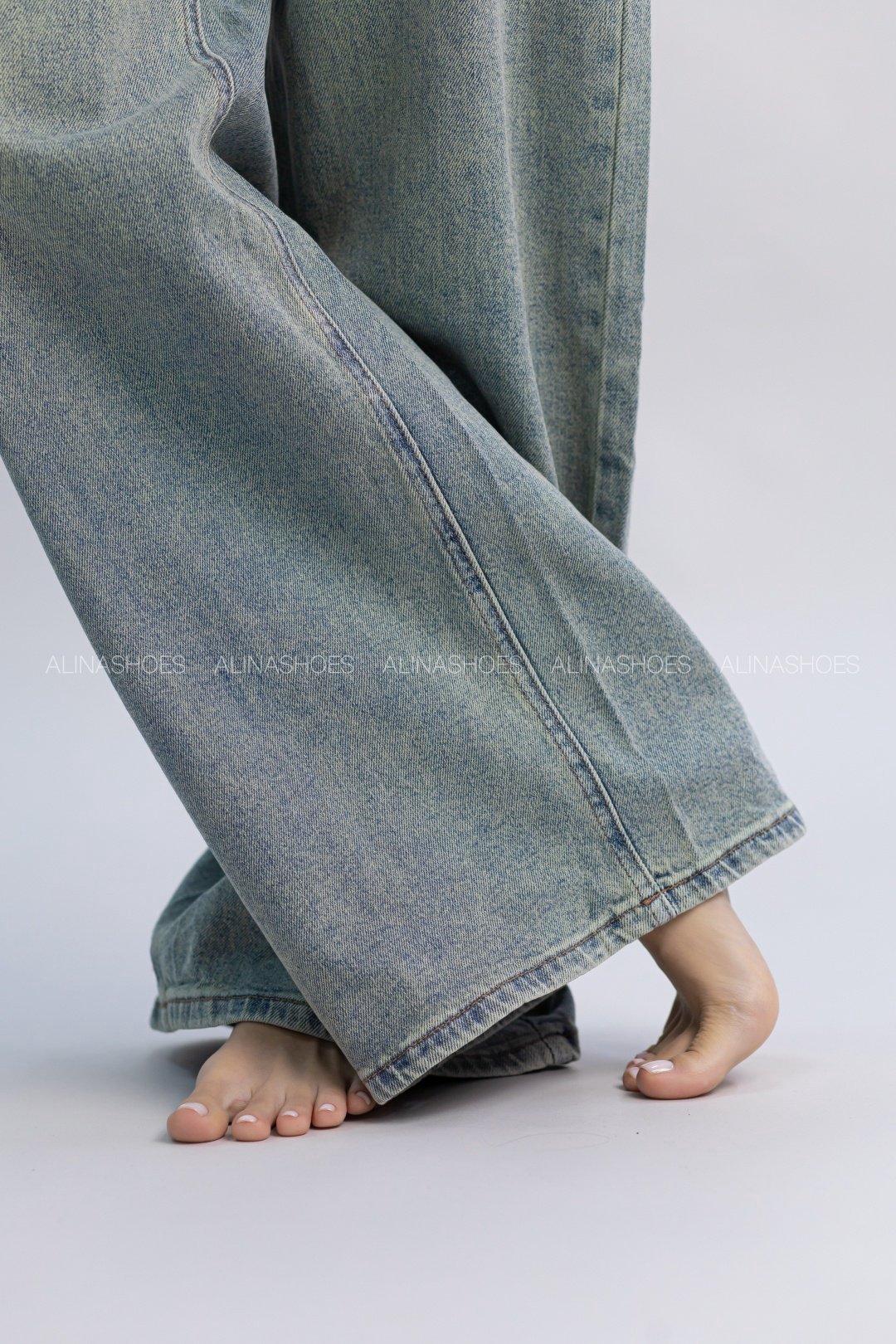 Джинсы палаццо alinashoes мультиколор купить,NaN