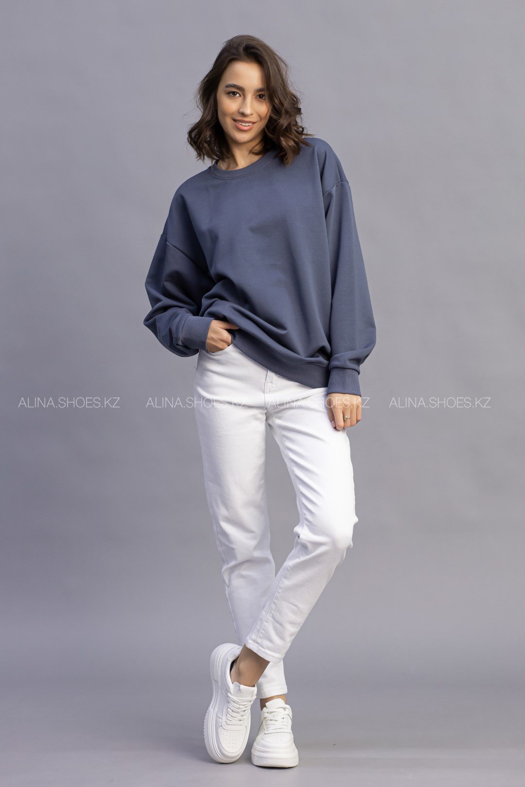 Свитшот alinashoes без принта графит XL купить,NaN
