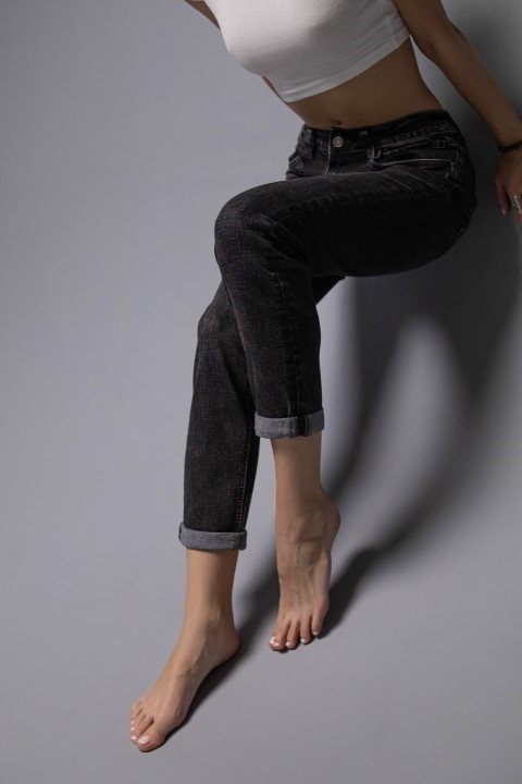 Джинсы зауженные alinashoes черный купить,NaN