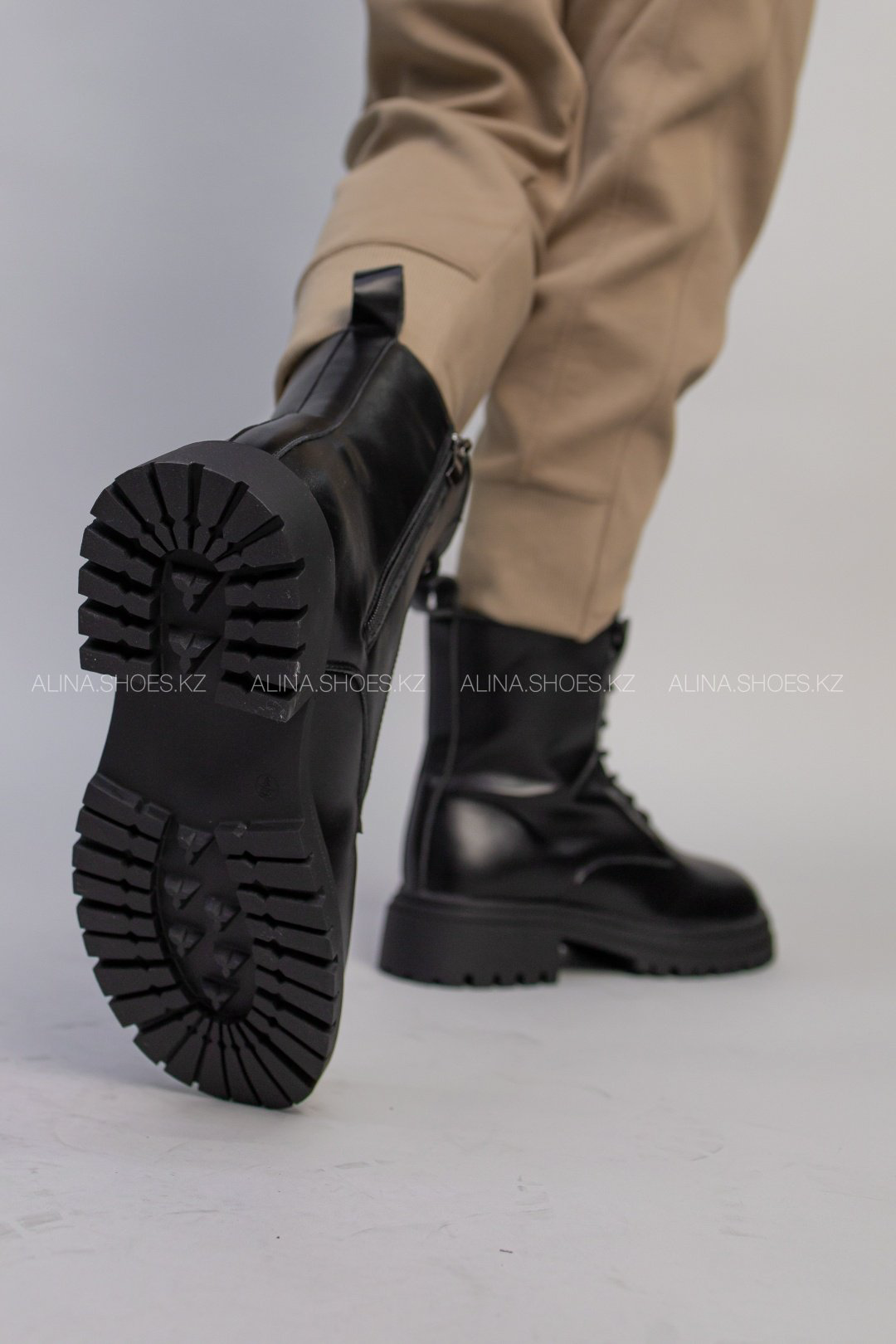 Ботинки alinashoes black 36 купить,NaN