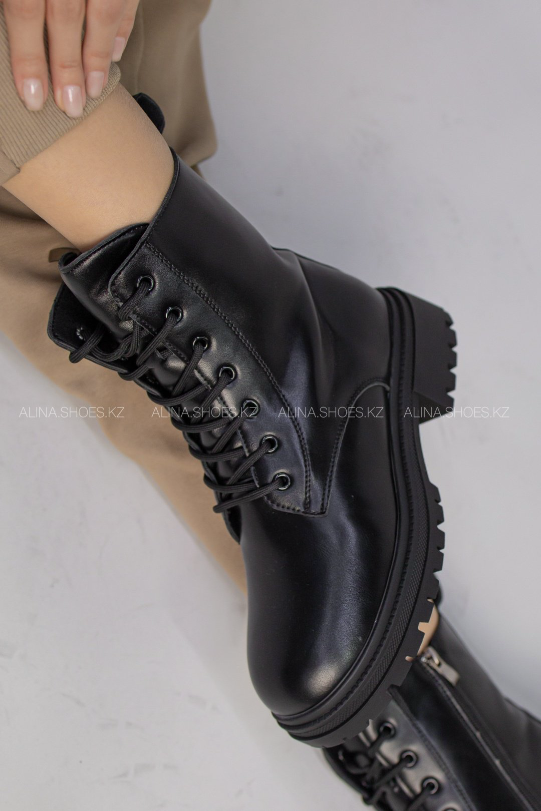Ботинки alinashoes black 36 купить,NaN