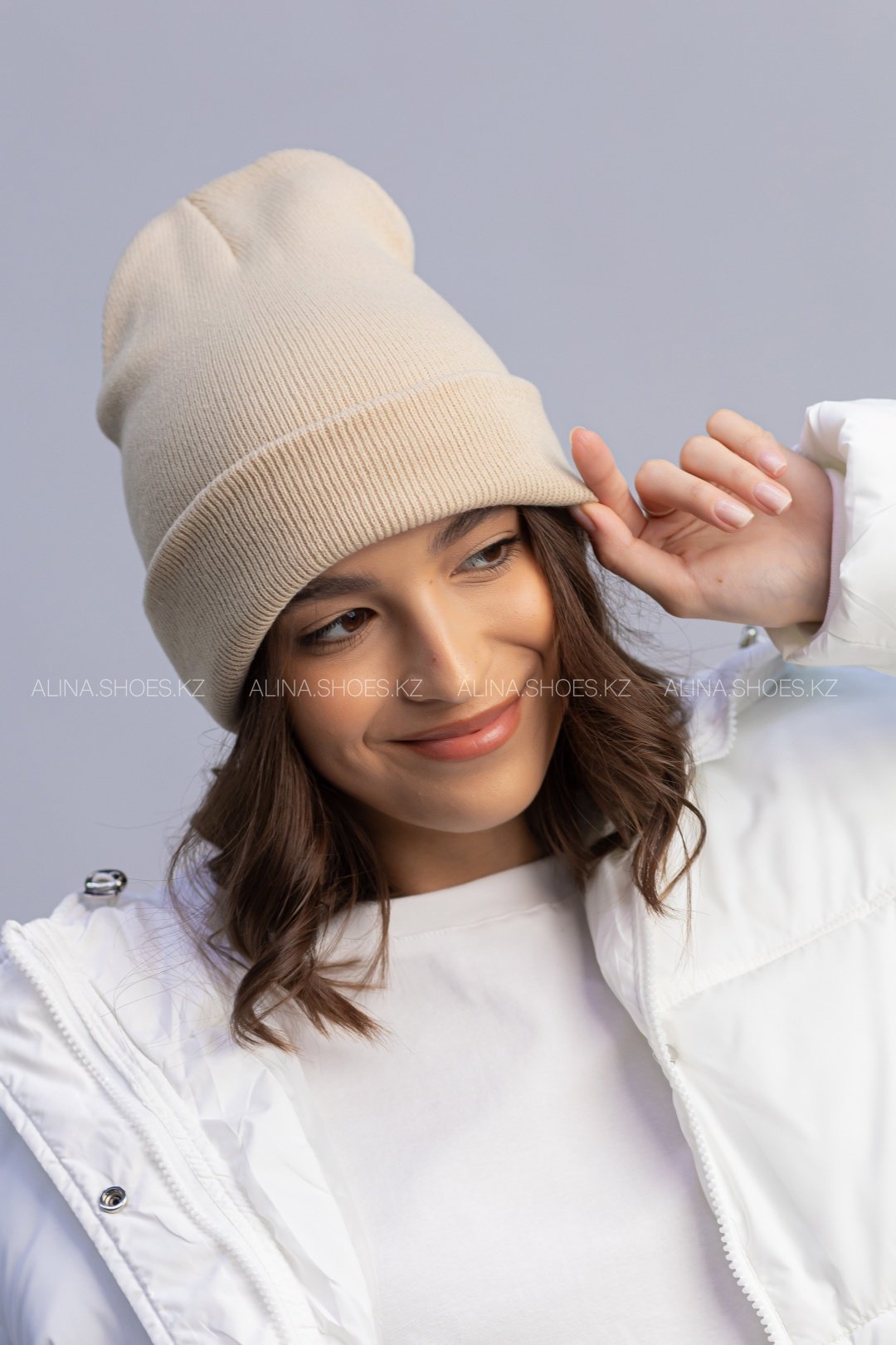 Шапка Alina shoes.kz размер универсальный, бежевый купить,NaN