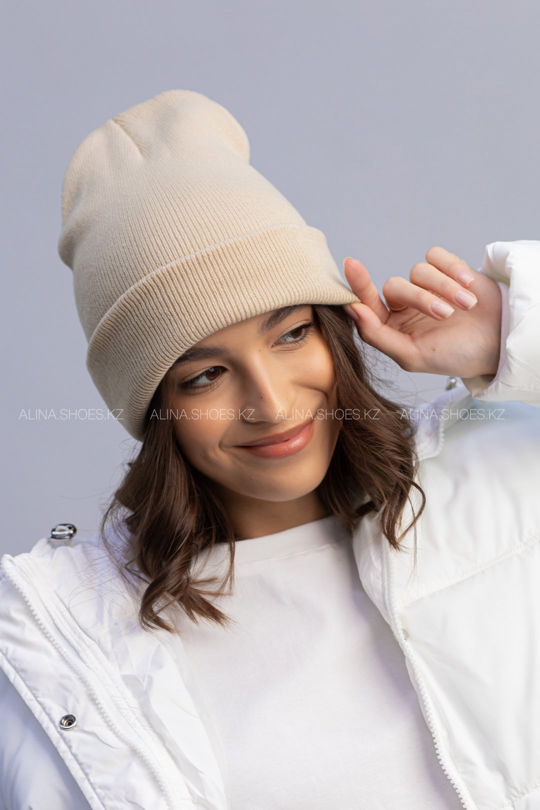 Шапка Alina shoes.kz размер универсальный, бежевый купить,NaN