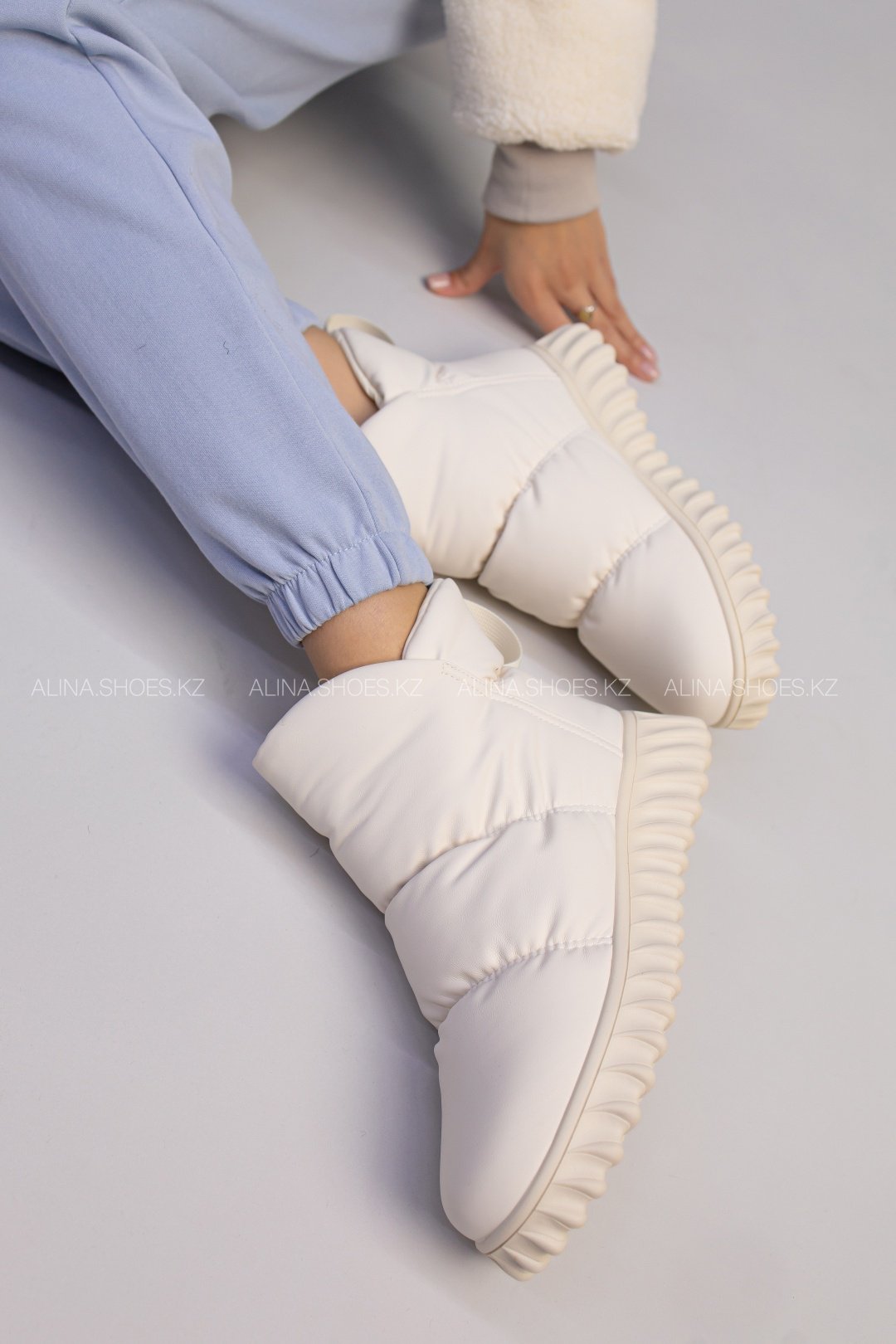 Дутики alinashoes белый купить,NaN